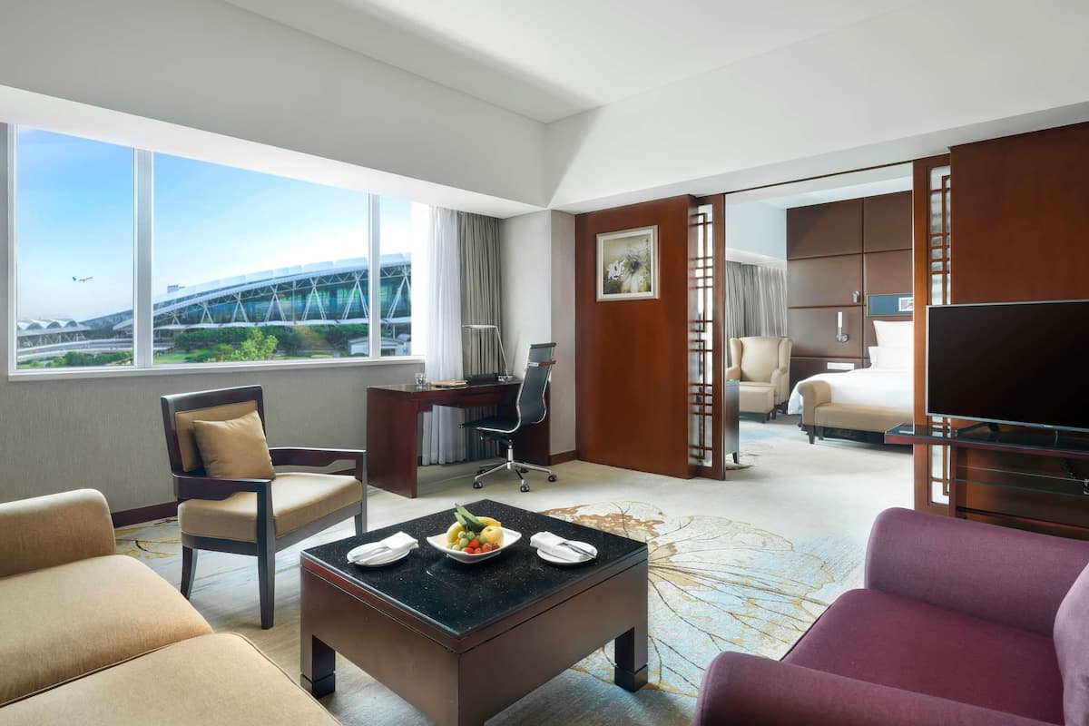 Suite Deluxe, 1 cama King size | Minibar, caja de seguridad en la habitación y escritorio
