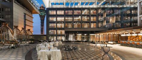 Meeting facility