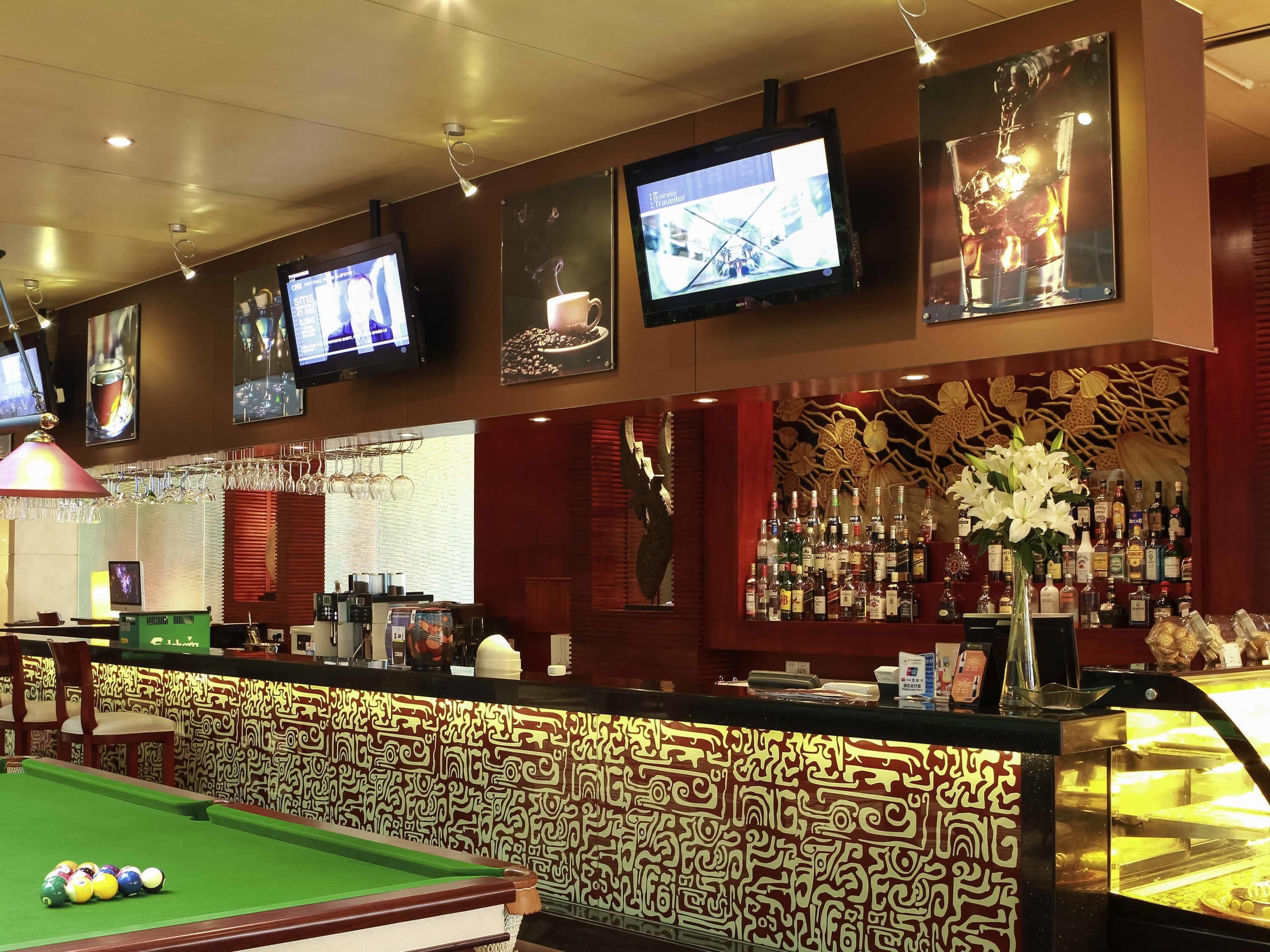 Lobby lounge
