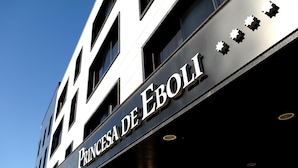 Un bâtiment portant l’inscription « PRINCESA DE EBOLI ».