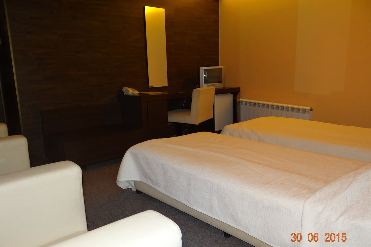 double room | minibar, in-room safe, desk, soundproofing