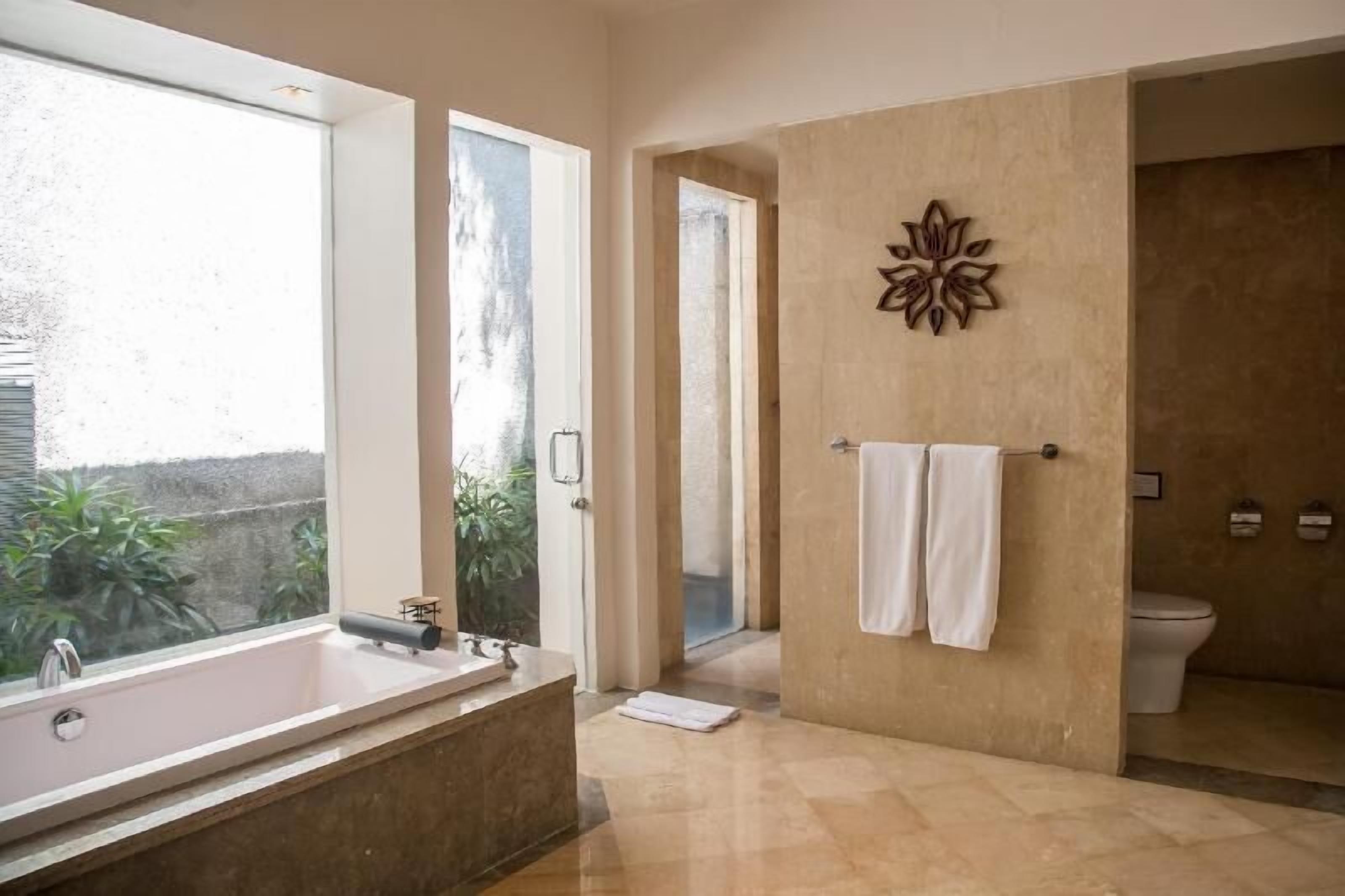 Bilik Mandi | Tab mandi dan pancuran berasingan, hulu semburan mandi hujan 