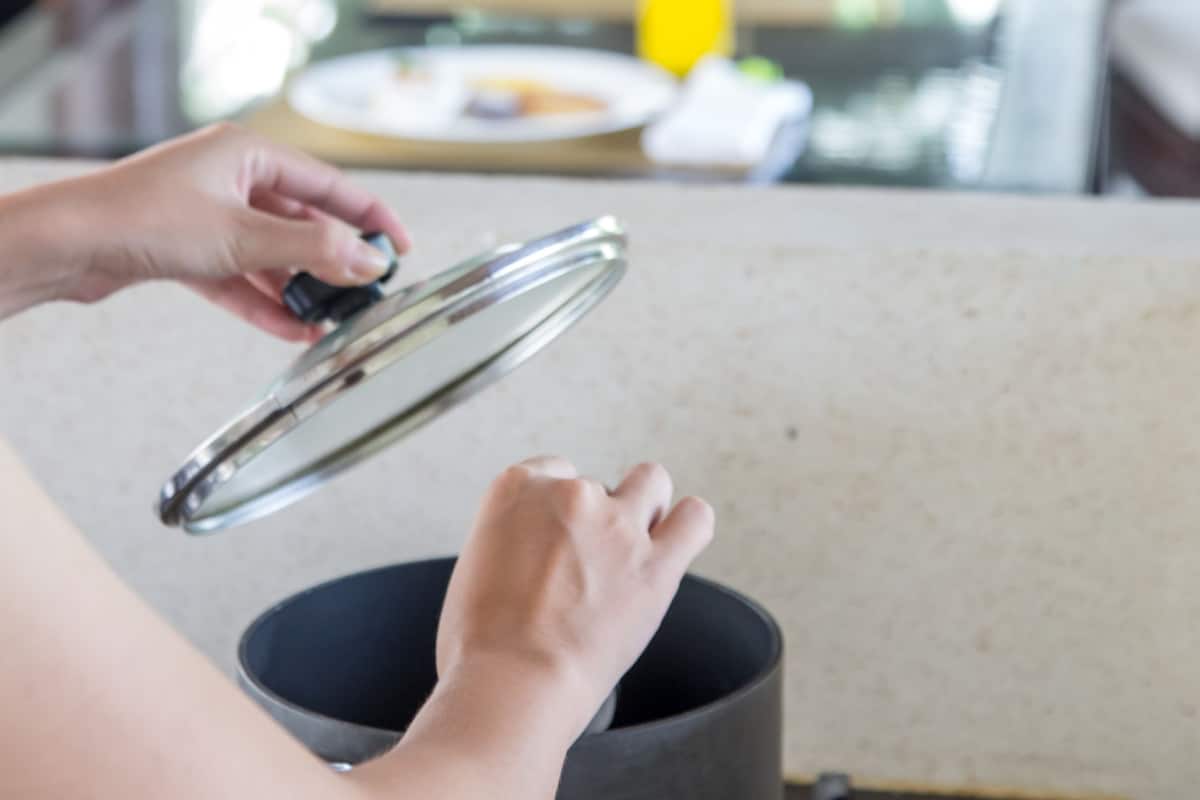 fridge, stovetop, coffee/tea maker, cookware/dishes/utensils