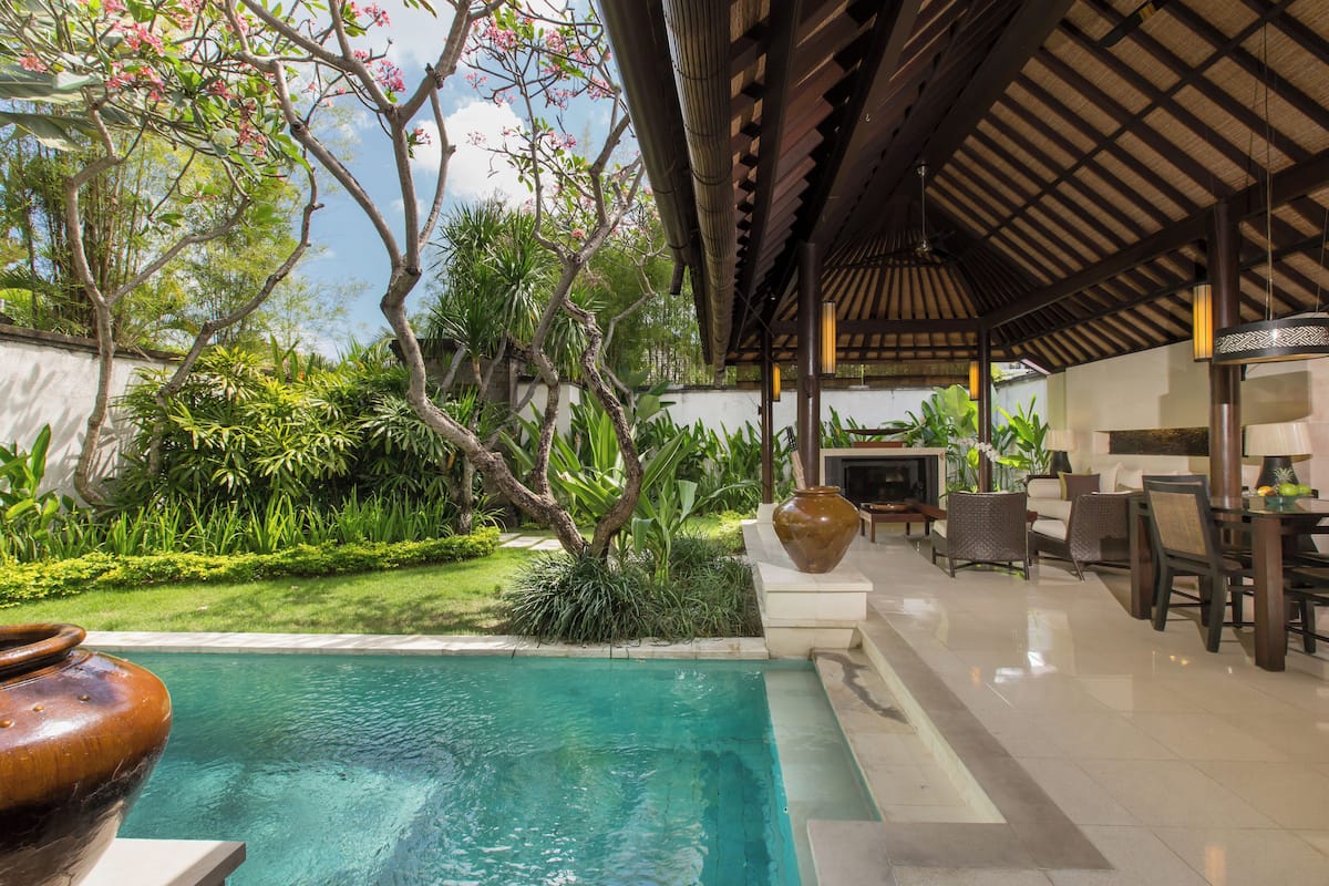 Televisor de pantalla plana de 40 polzades amb canals per satèl·lit