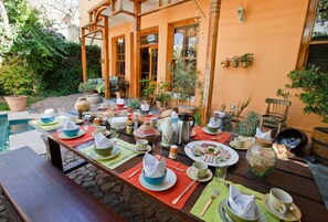 Outdoor dining - Sweet Orange Guest House (Cape Town)