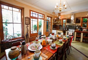 Daily full breakfast (ZAR 95 per person) - Sweet Orange Guest House (Cape Town)
