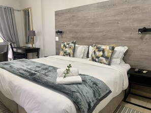 Luxury Room | Minibar, in-room safe, blackout drapes, free WiFi