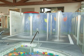 Behandlingsrum för par, bastu, bubbelpool och ångbastu