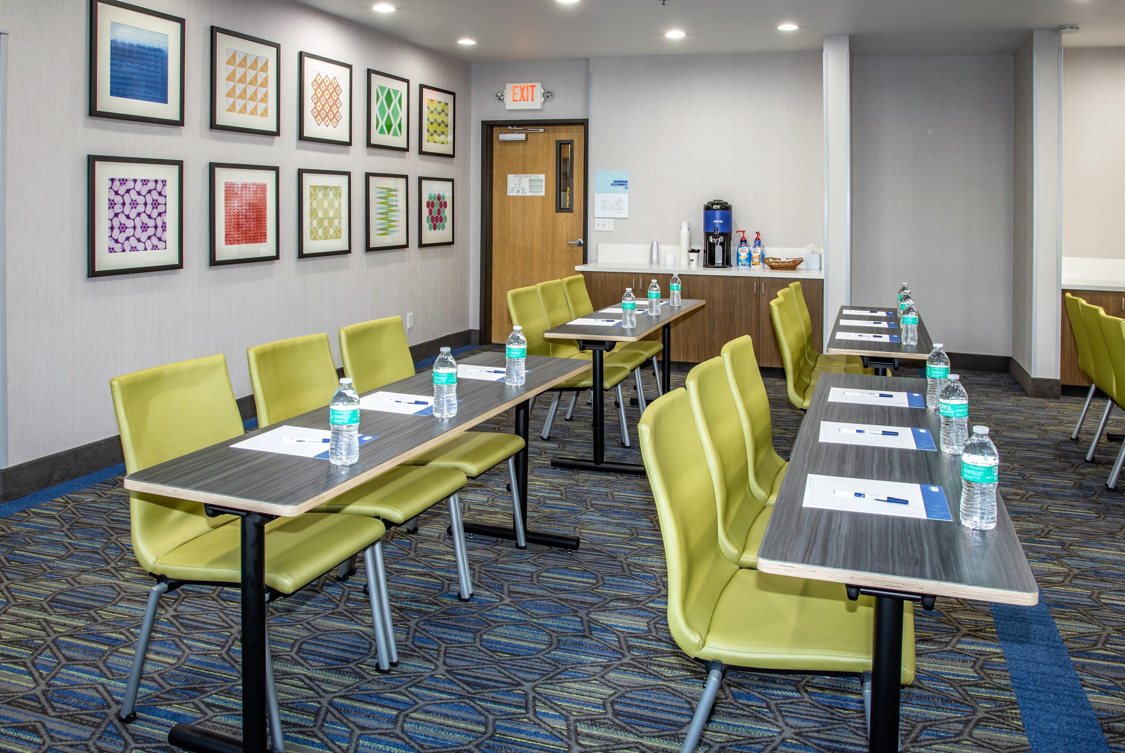 Photo - Holiday Inn Express Hotel & Suites Roseville-Galleria Area by IHG