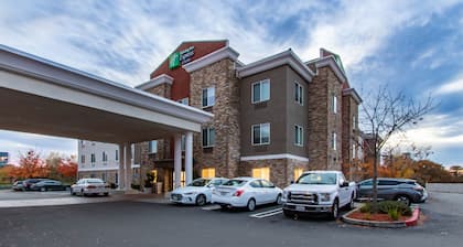 Holiday Inn Express Hotel & Suites Roseville-Galleria Area by IHG