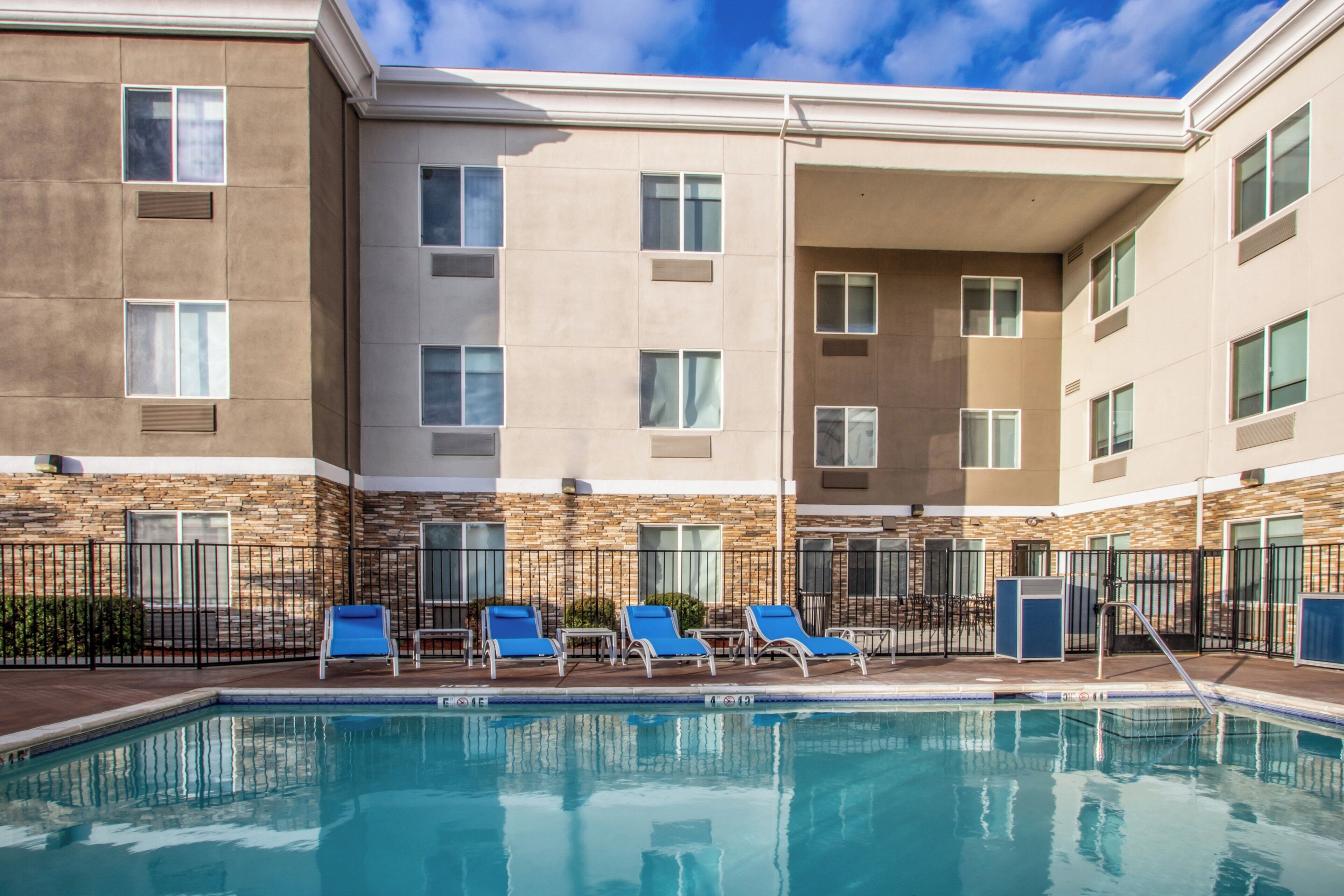 Photo - Holiday Inn Express Hotel & Suites Roseville-Galleria Area by IHG