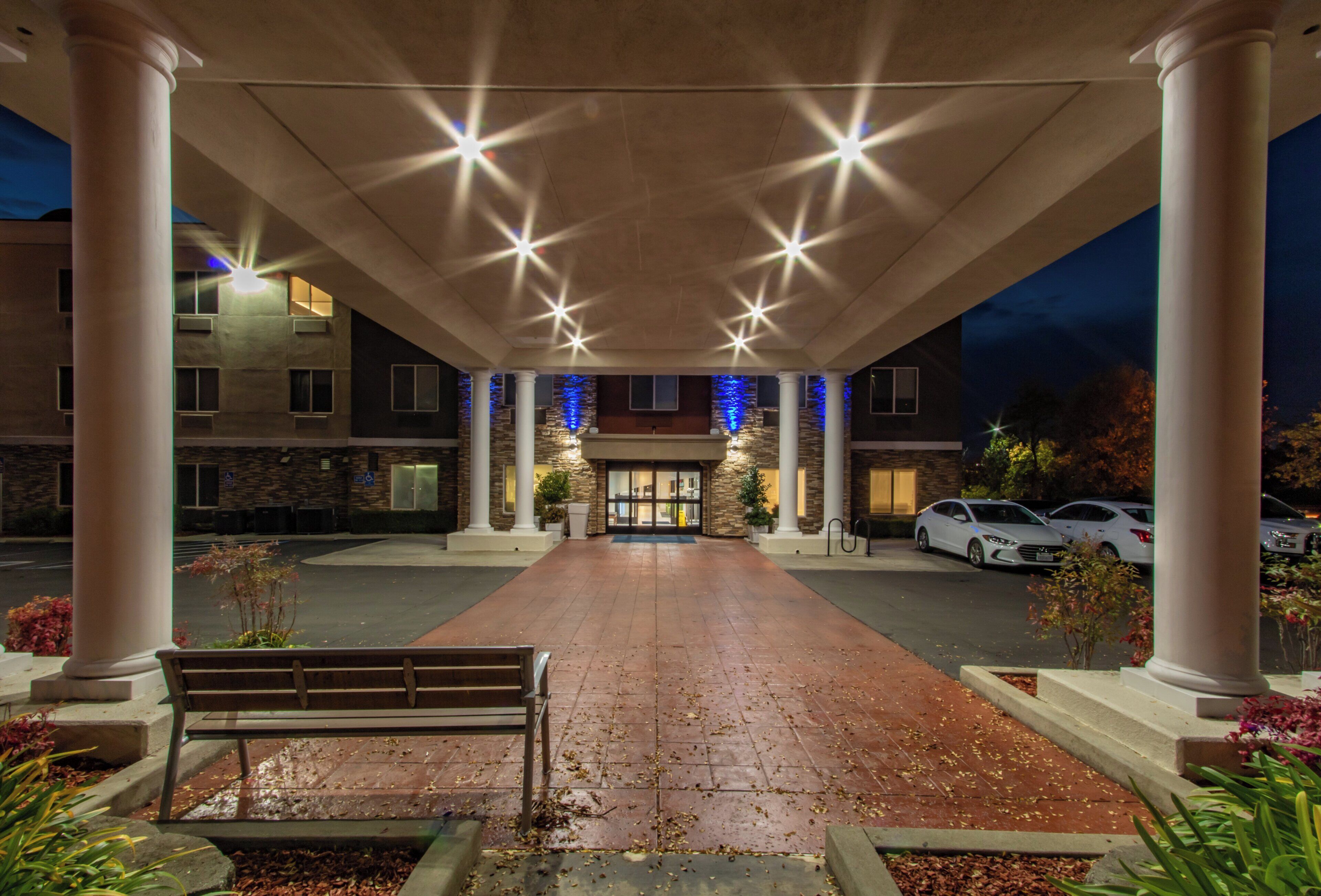 Photo - Holiday Inn Express Hotel & Suites Roseville-Galleria Area by IHG
