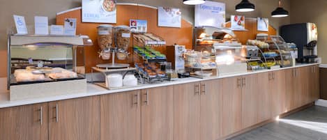 Desayuno para llevar gratuito y diario