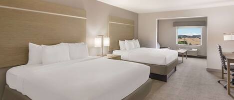 Suite, Plusieurs lits, non-fumeur, réfrigérateur et four à micro-ondes (with Sofabed) | Couette en duvet, lit avec matelas à plateau-coussin, bureau