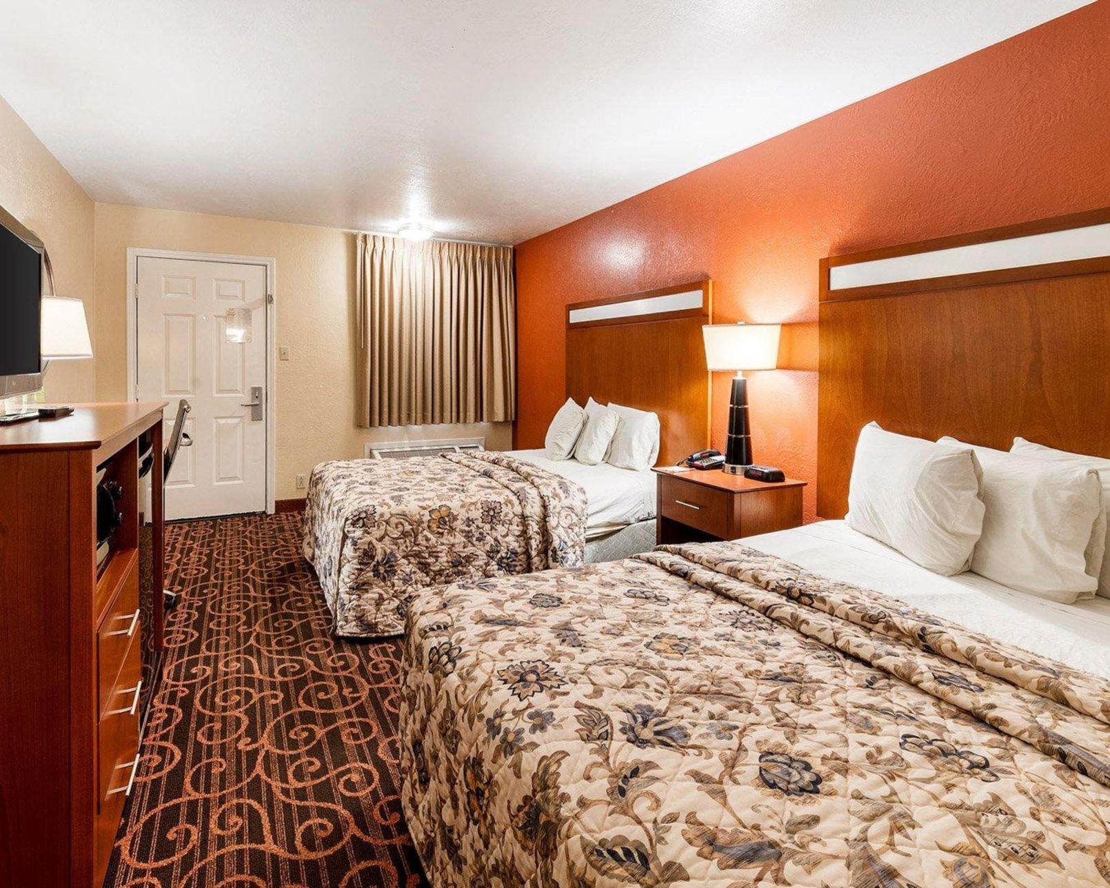 Schreibtisch, Verdunkelungsvorhänge, Bügeleisen/Bügelbrett, WLAN