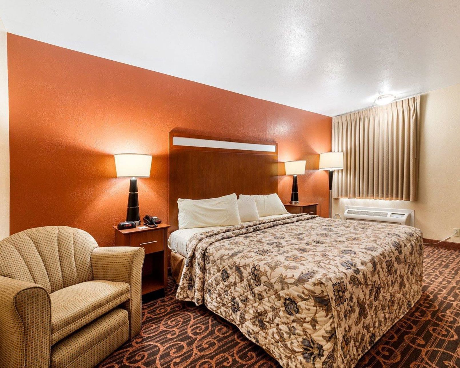 Schreibtisch, Verdunkelungsvorhänge, Bügeleisen/Bügelbrett, WLAN