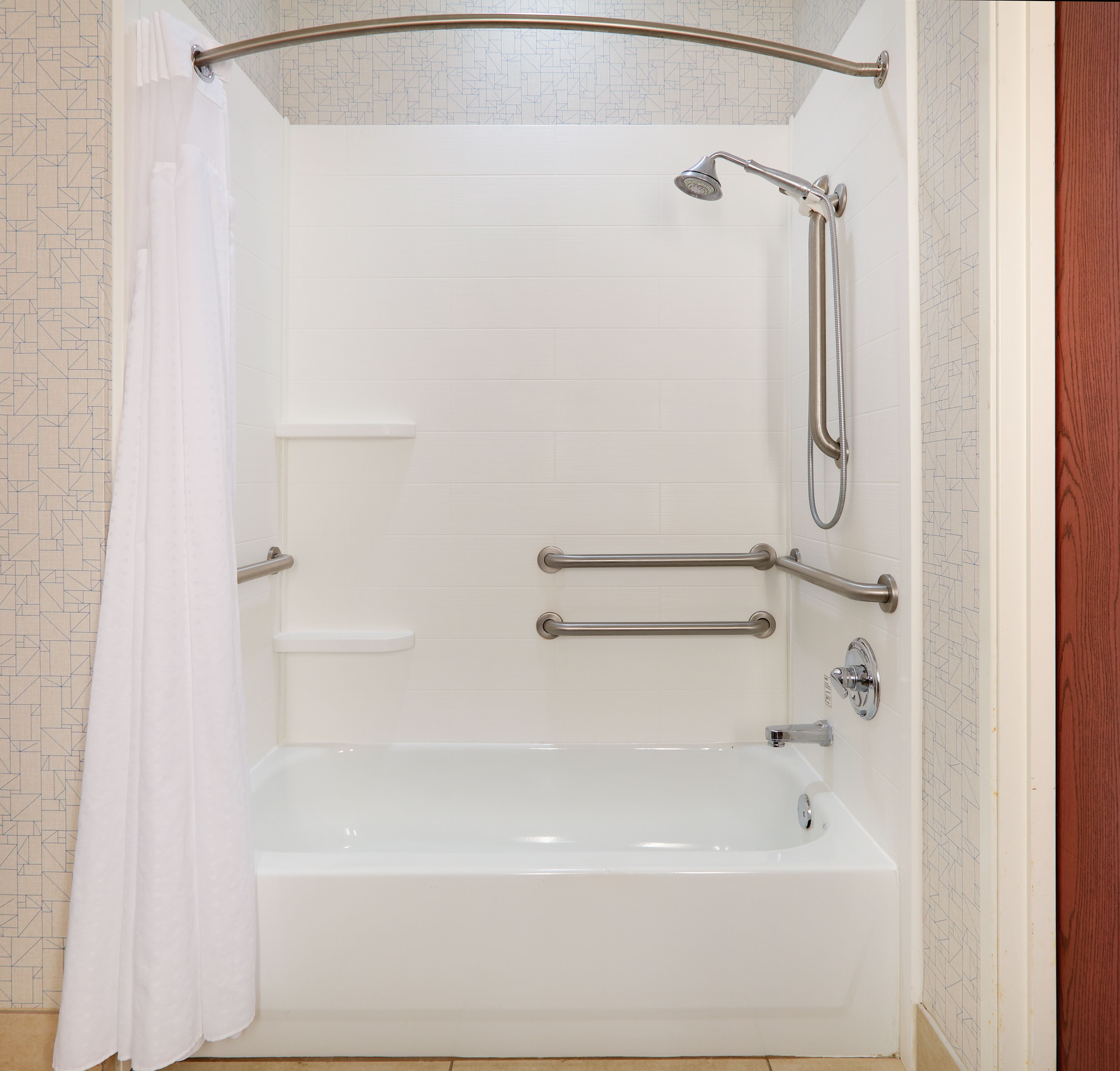 combined shower/bathtub, eco-friendly toiletries, hair dryer, towels