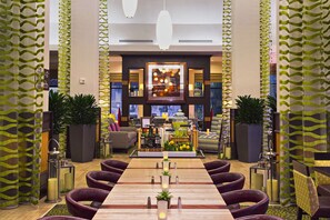 Breakfast and dinner served, American cuisine - Hilton Garden Inn West Palm Beach Airport (West Palm Beach)