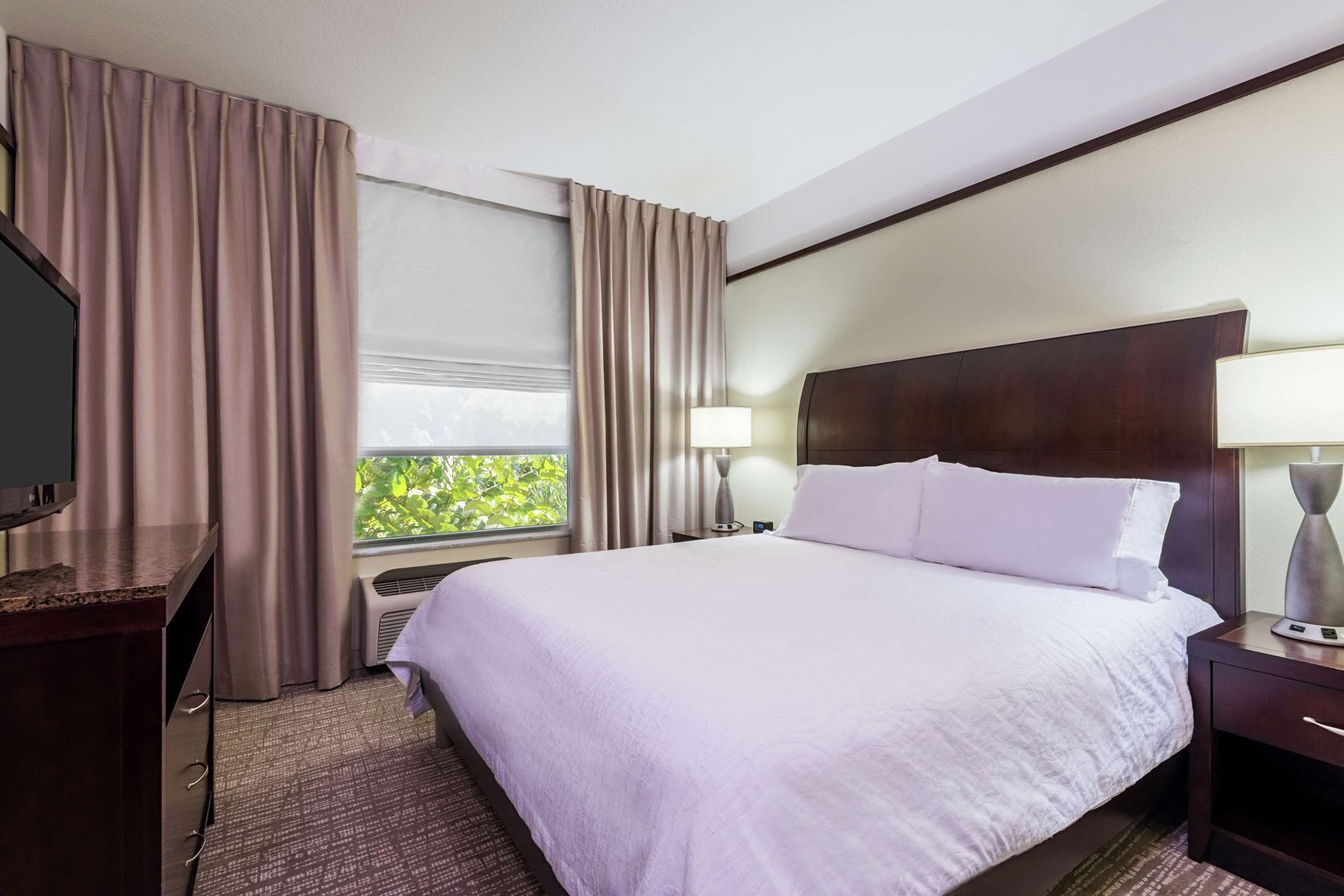 Ropa de cama de alta calidad y escritorio 