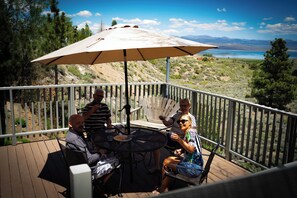 Terrace/patio - Yosemite Gateway Motel (Lee Vining)