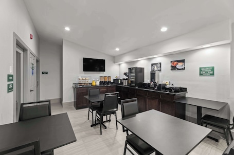 Área de desayuno. GuestHouse Extended Stay Laredo