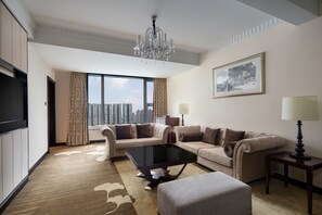 Down duvets, minibar, in-room safe, desk - Holiday Inn Chengdu Century City-WestTower by IHG (Chengdu)
