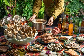 7 restaurants, breakfast served