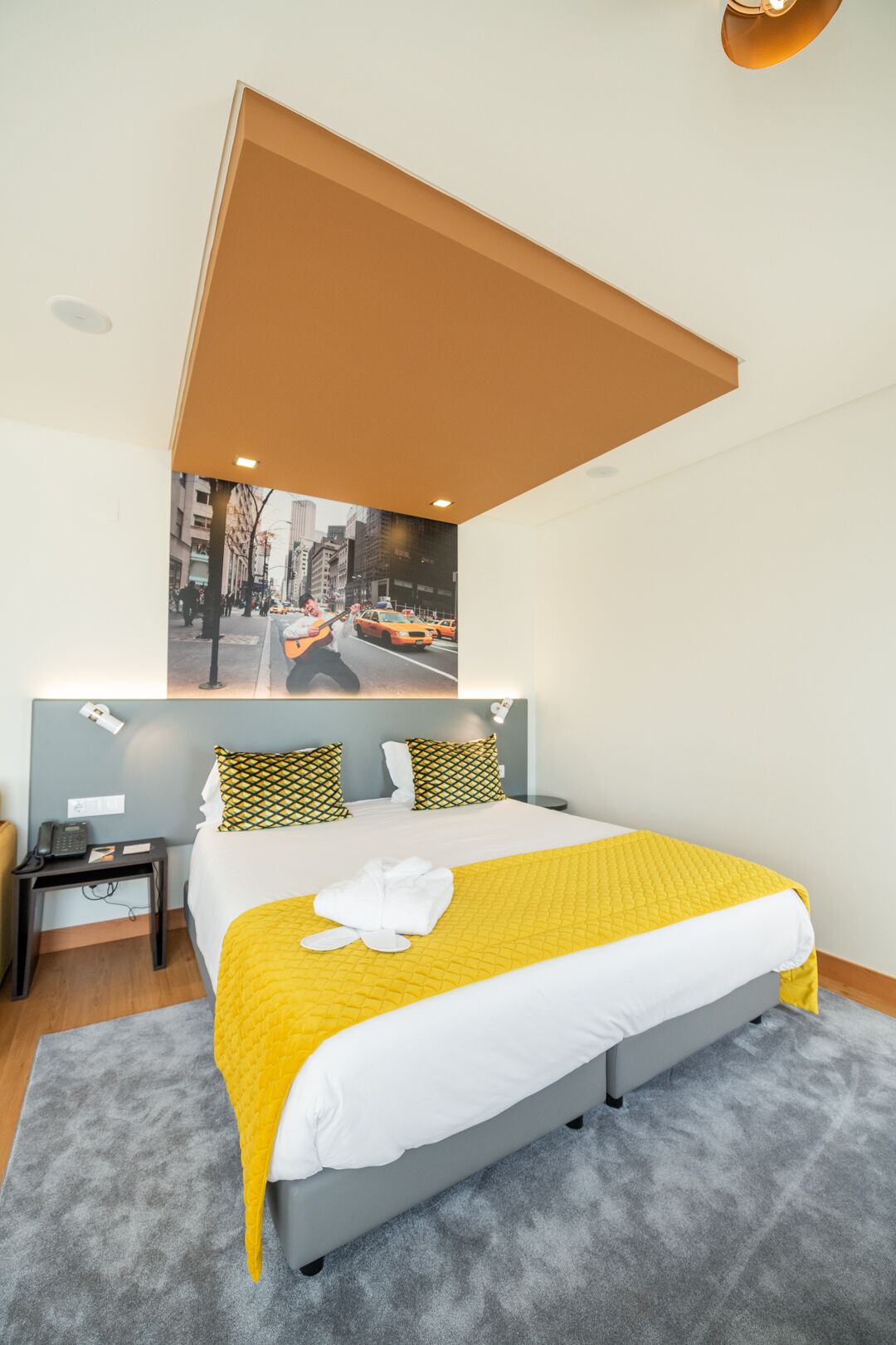 romantic double room, 1 double bed, hot tub (premium) | 1 bedroom, minibar, in-room safe, desk