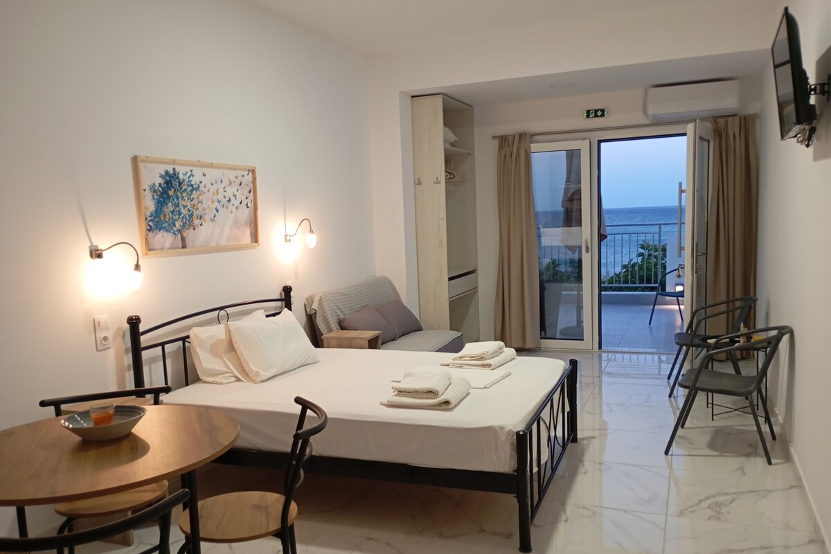 1 bedroom, soundproofing, rollaway beds (surcharge), WiFi (free)