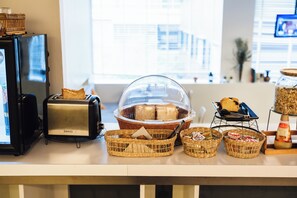 Desayuno buffet todos los días (con cargo) 