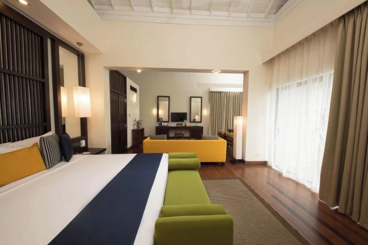 1 bedroom, Egyptian cotton sheets, premium bedding, minibar