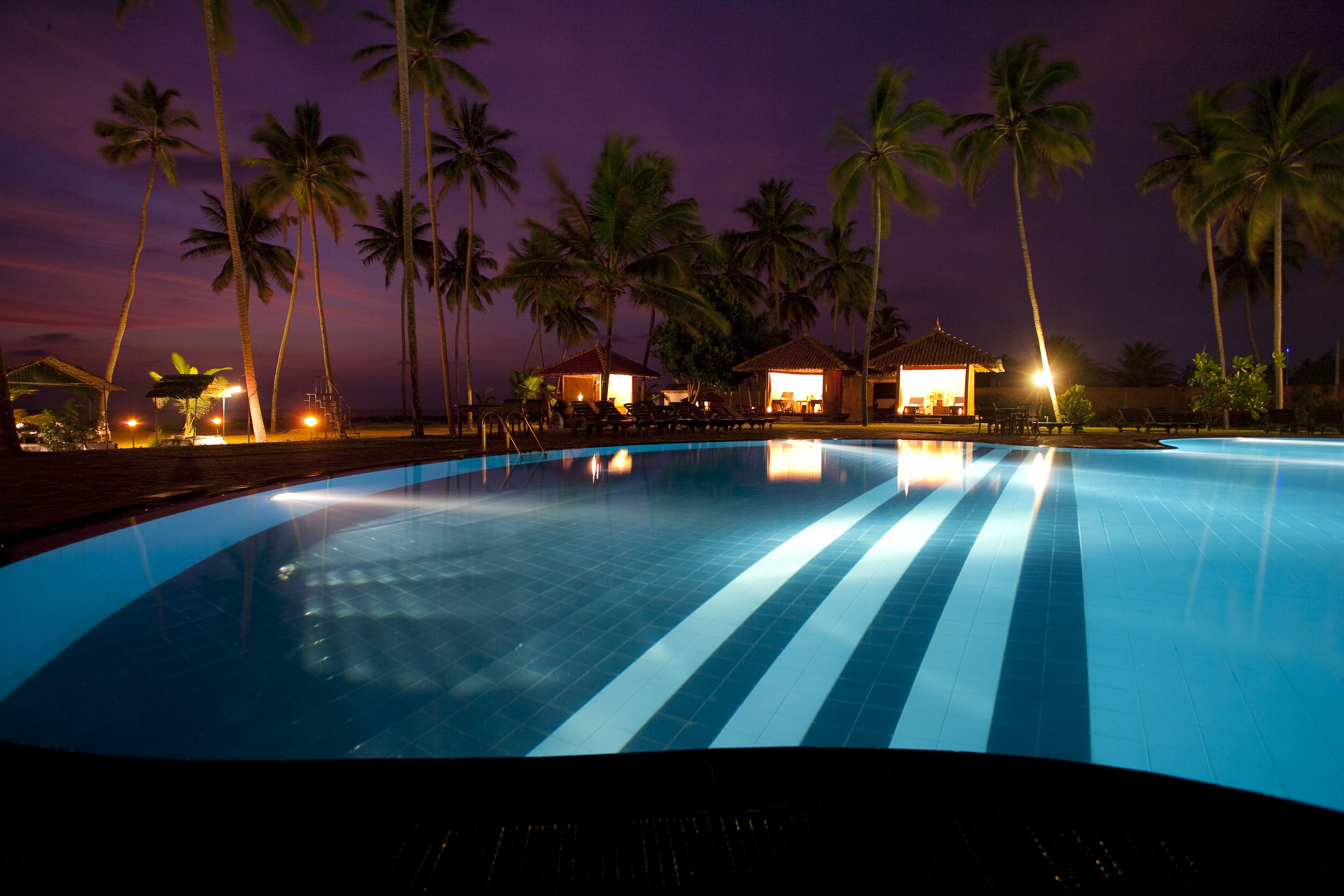 2 outdoor pools, pool umbrellas, pool loungers