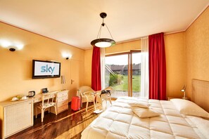 Minibar, in-room safe, desk, blackout drapes - Serravalle Golf Hotel (Serravalle Scrivia)