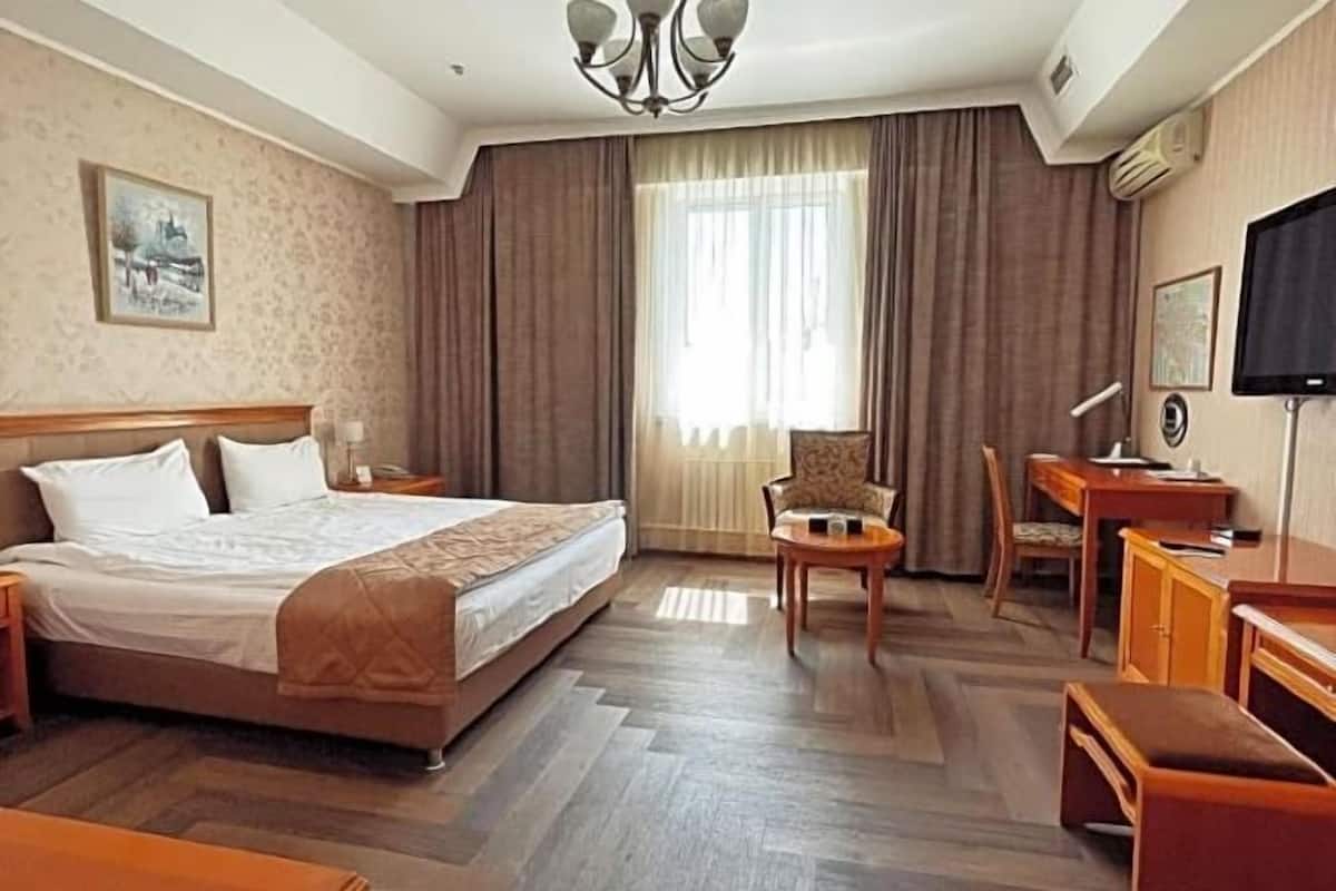 1 bedroom, minibar, in-room safe, desk