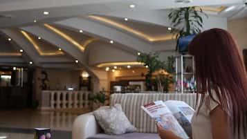 2 restaurants, breakfast, lunch, dinner served; Modern European cuisine