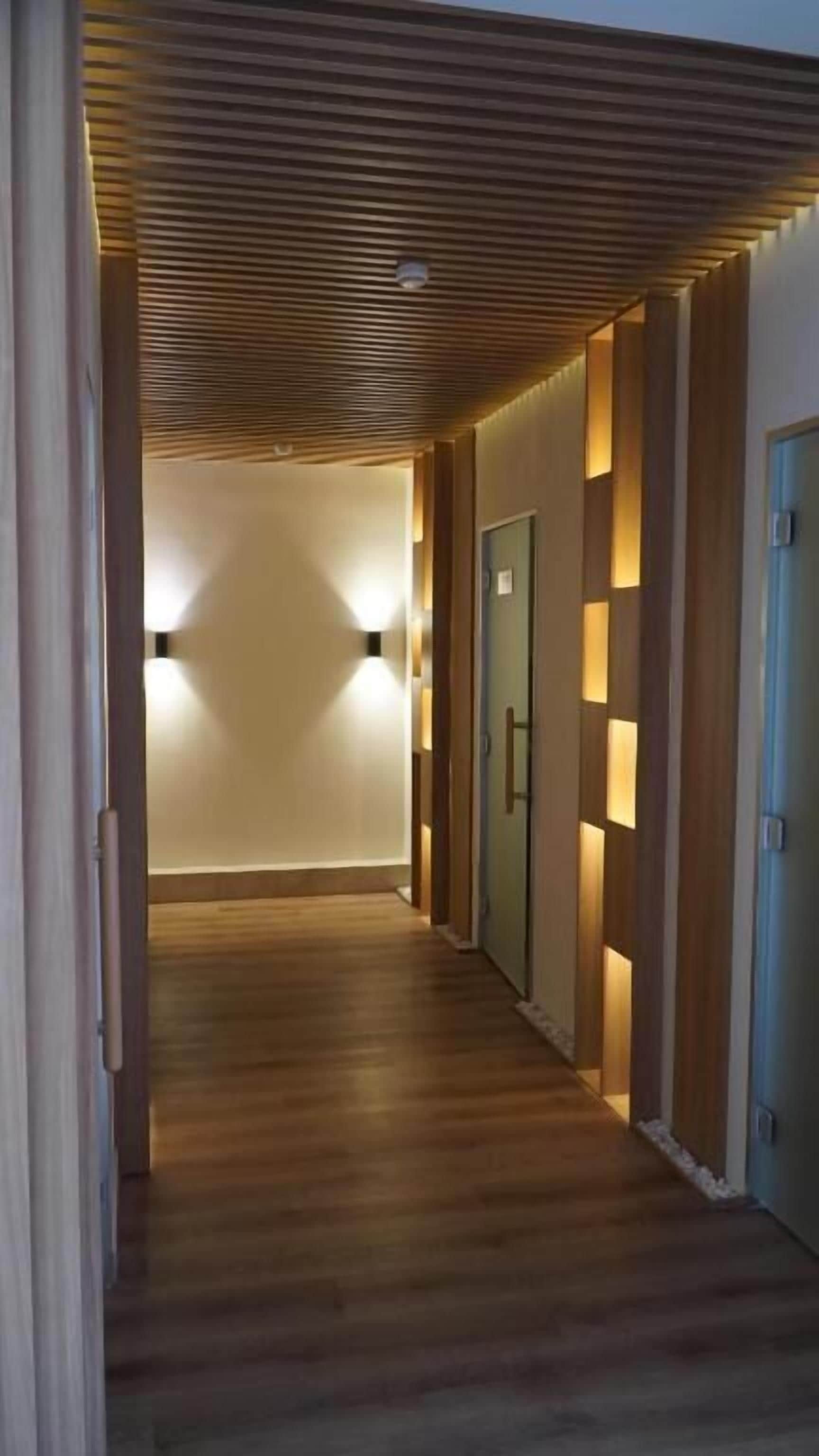 turkish bath/hammam, body treatments, aromatherapy, hot stone massages