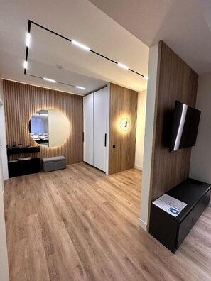 高級套房, 2 間臥室 | 迷你吧、房內夾萬、書桌、遮光窗簾/窗簾