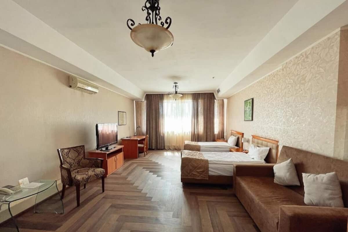 1 bedroom, minibar, in-room safe, desk