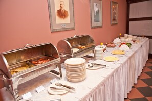 Breakfast area - KOLONNA Hotel Rezekne (Rezekne)