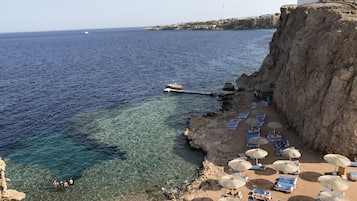 Free beach shuttle, scuba diving, beach bar