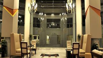 2 bars/lounges, poolside bar, beach bar