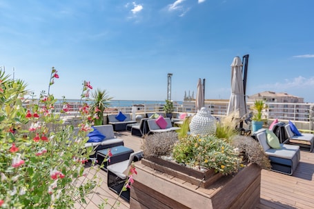Rooftop terrace. Hôtel Impérial