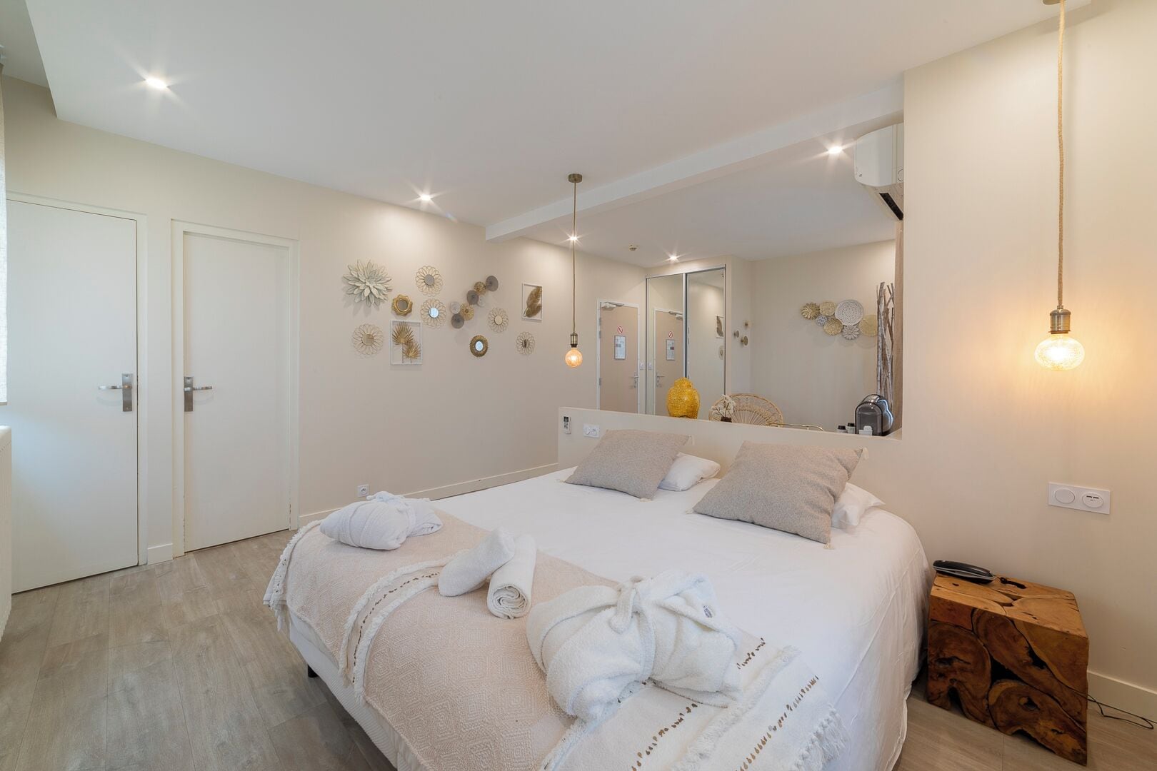 junior suite, balcony, sea facing | 1 bedroom, in-room safe, desk, free cots/infant beds