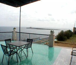 Beach/ocean view