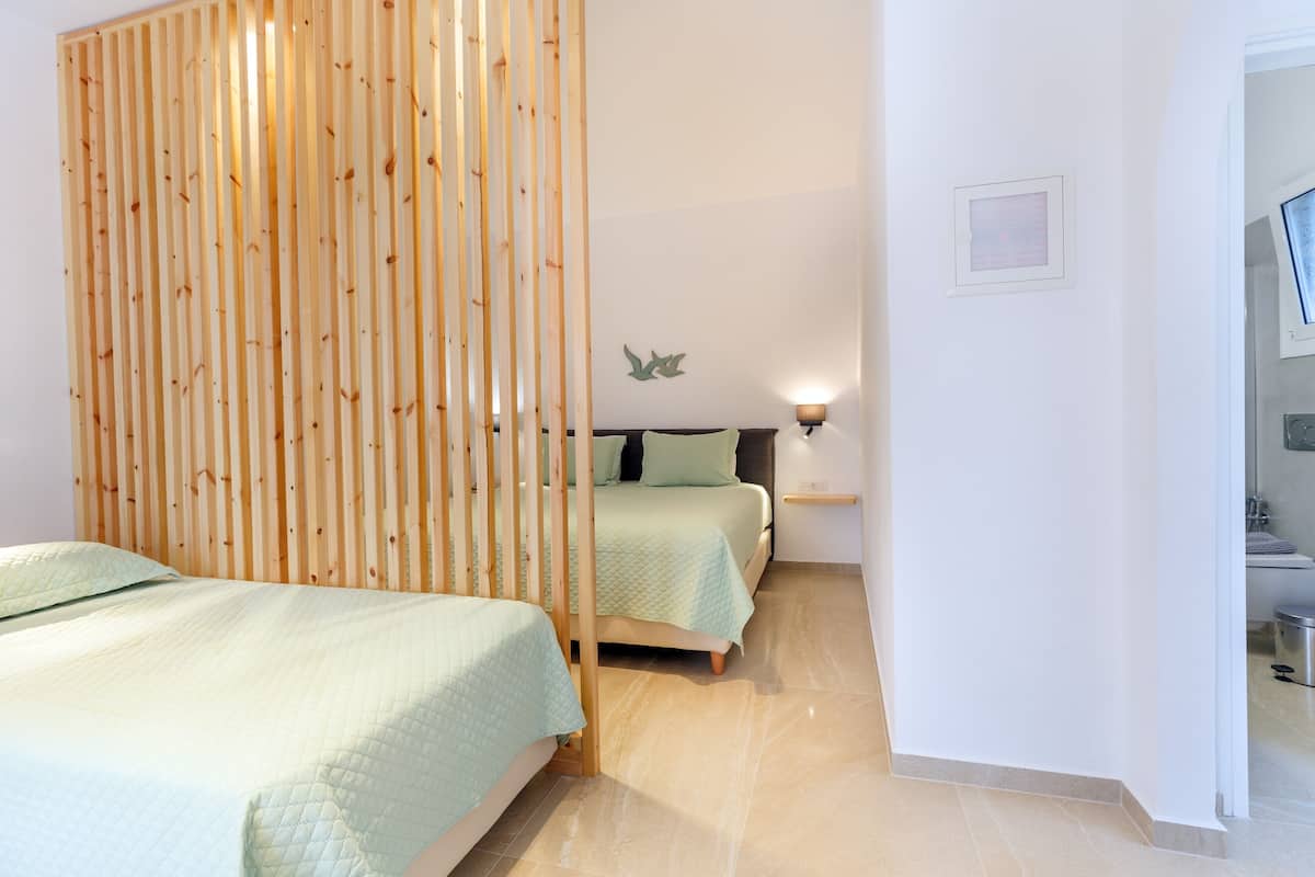 In-room safe, desk, soundproofing, iron/ironing board (on request)