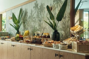 Buffet déjeuner servi tous les jours en supplément