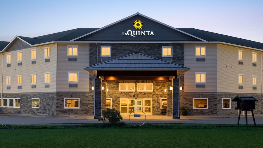 La Quinta Inn & Suites by Wyndham Fairbanks Airport