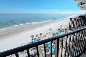 Standard Room, 2 Queen Beds, Kitchen, Oceanfront | Terrace/patio - Nautilus Inn (Daytona Beach)