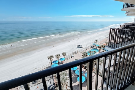 Standard Room, 2 Queen Beds, Kitchen, Oceanfront | Terrace/patio. Nautilus Inn