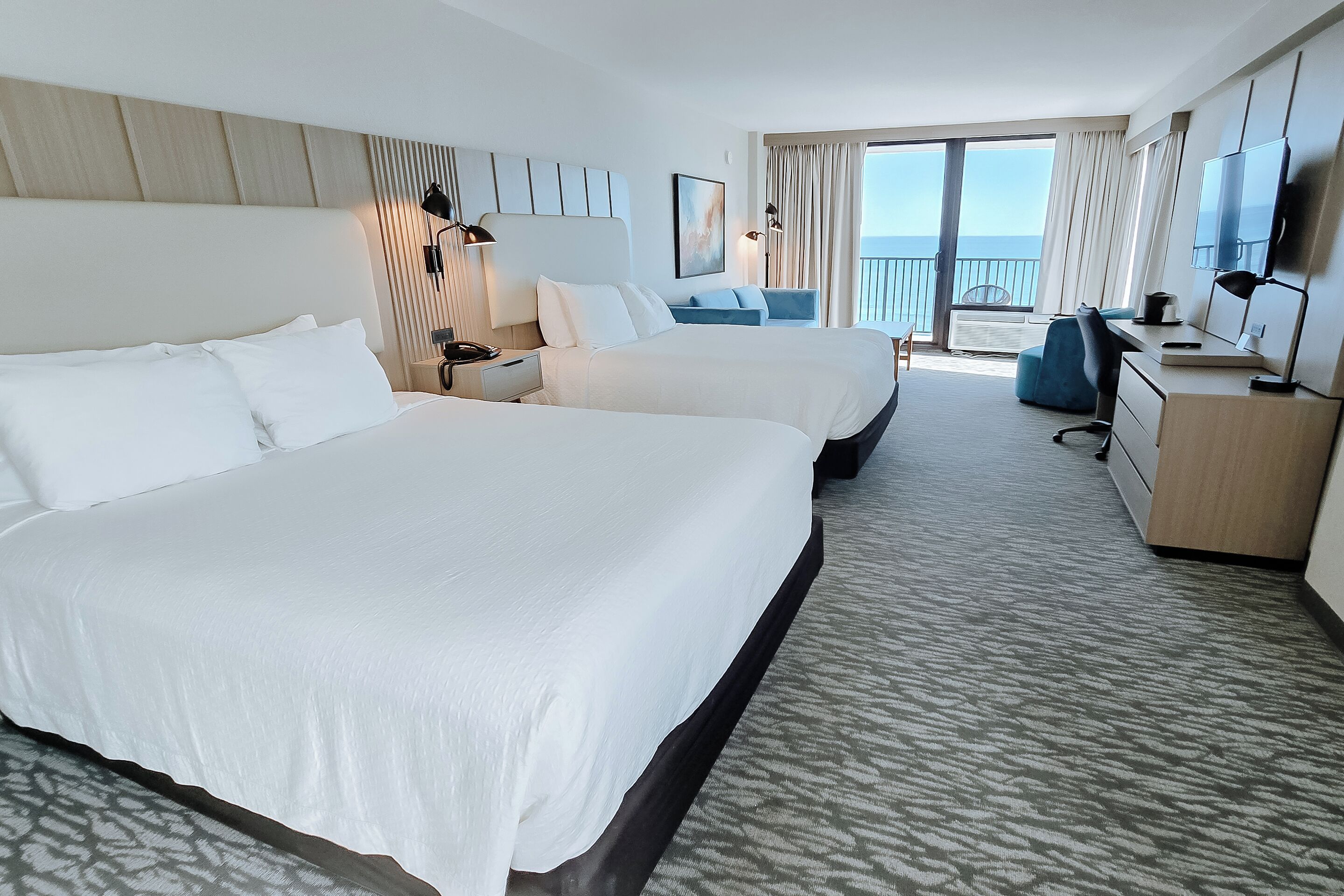 Habitación Deluxe | Caja de seguridad en la habitación, cortinas blackout y wifi gratis 